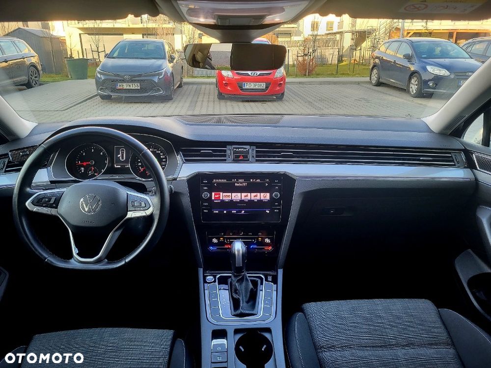 Volkswagen Passat Variant 2.0 TDI SCR DSG Business - 17