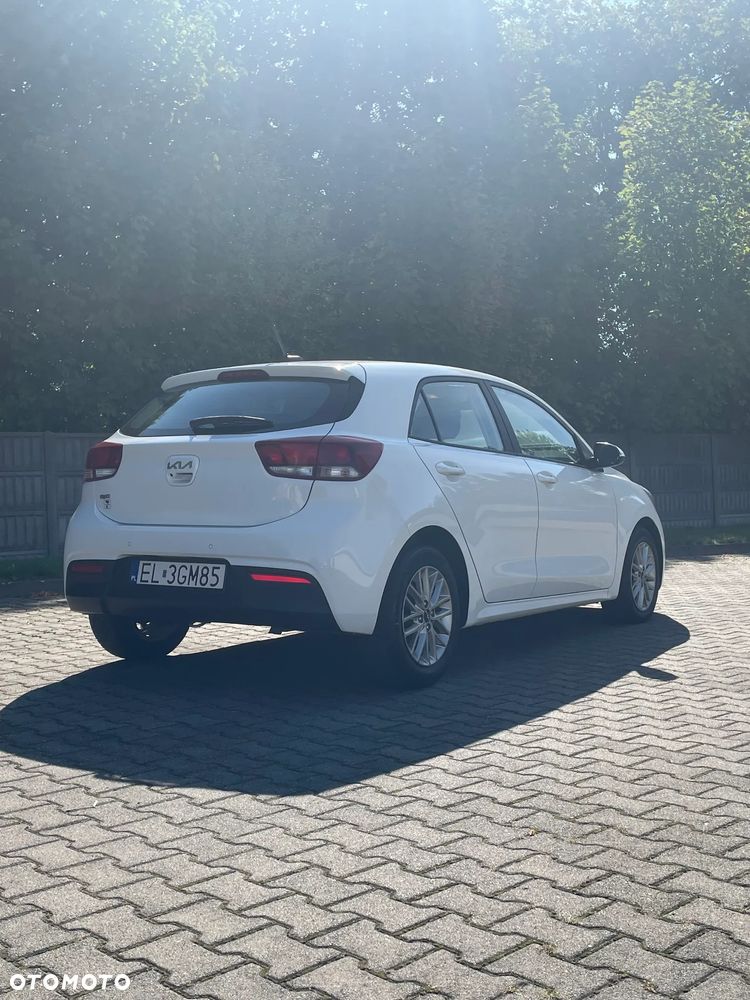 Kia Rio 1.2 L - 9