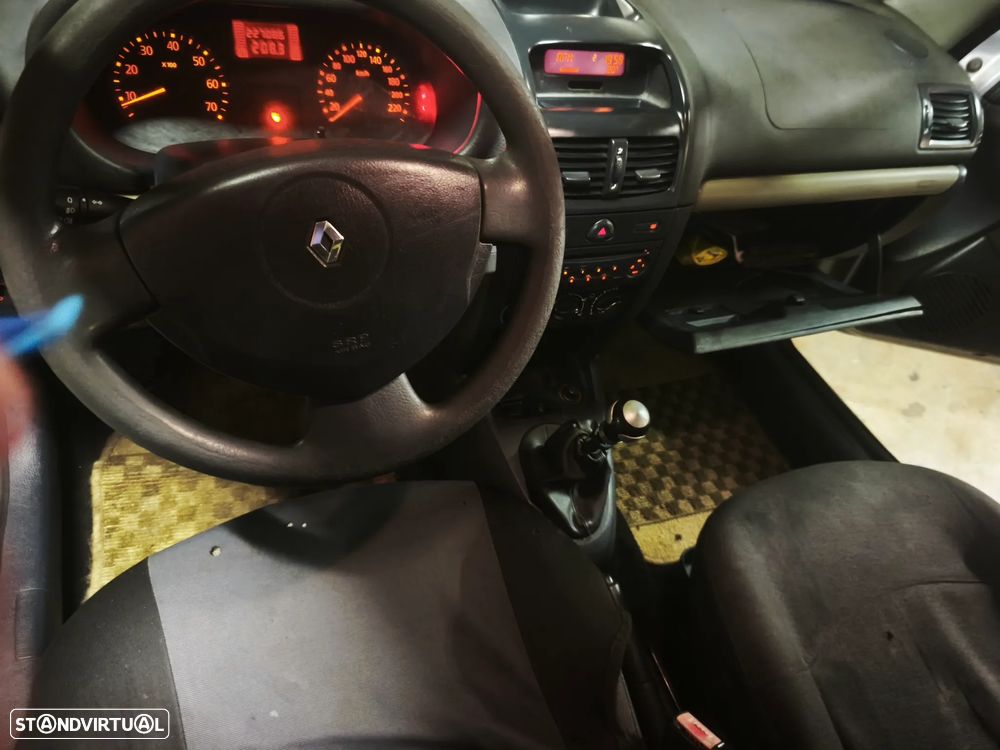 Renault Clio 1.2 Confort Authentique - 9