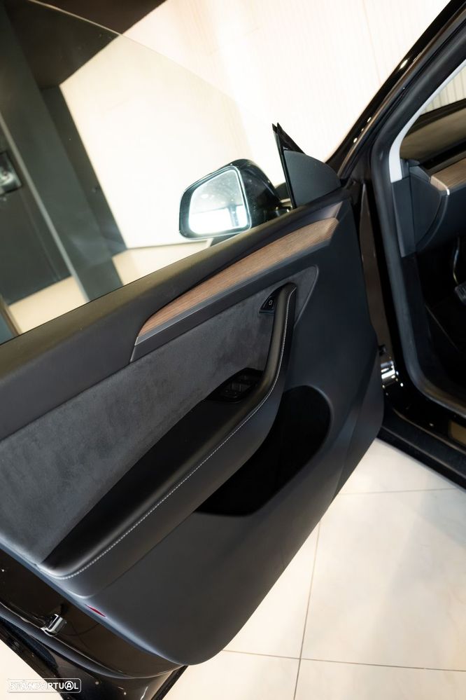 Tesla Model Y Tração Traseira - 20