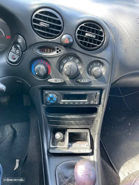 Hyundai Coupe 1.6 16V FX - 5