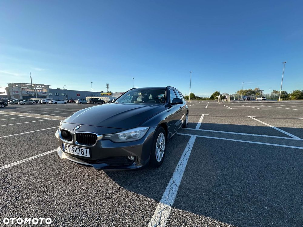 BMW Seria 3 318d xDrive - 5