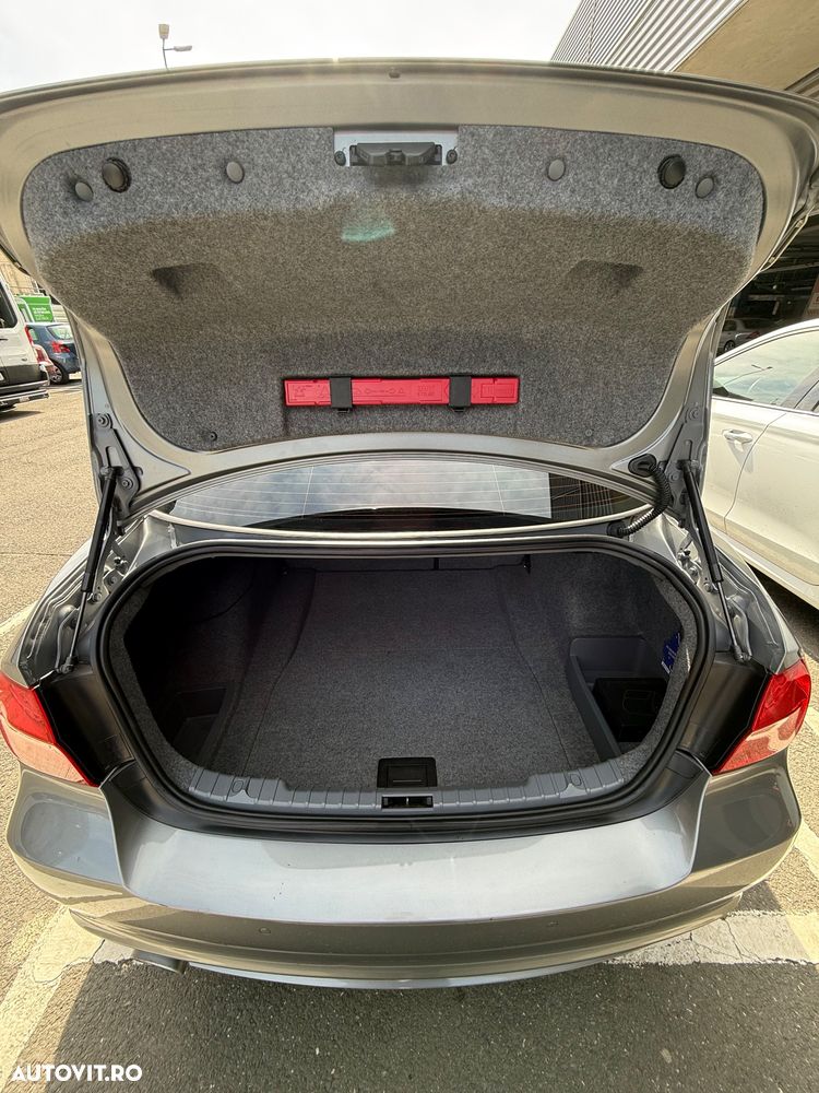 BMW Seria 3 320d - 8