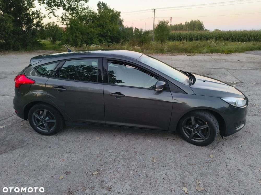 Ford Focus 1.6 Trend - 30