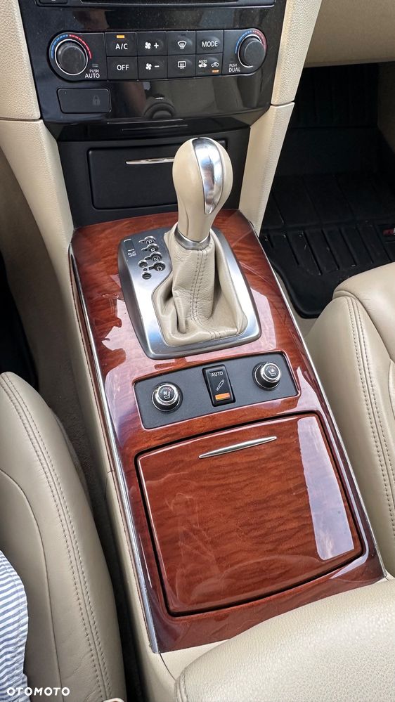 Infiniti FX - 16