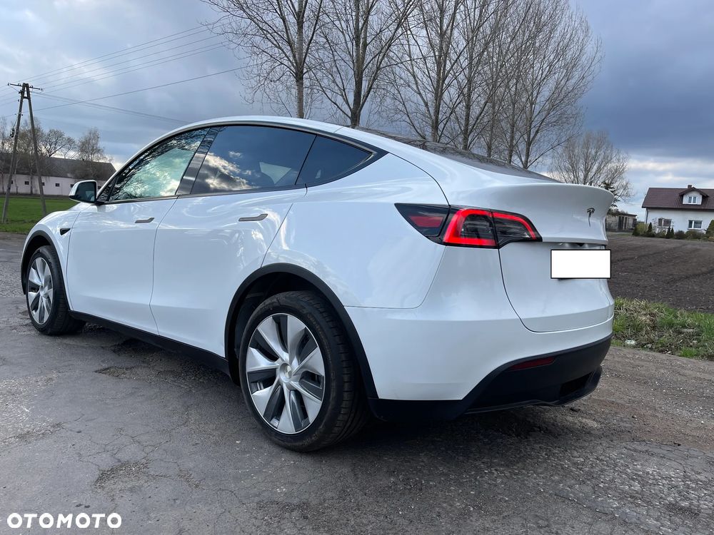 Tesla Model Y Standard - 25
