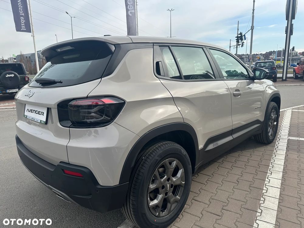 Jeep Avenger 1.2 T3 mHEV Longitude FWD eDCT6 - 6