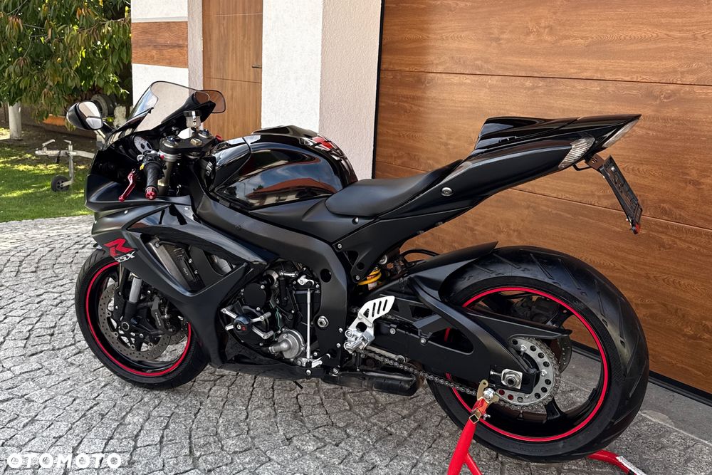 Suzuki GSX-R - 16