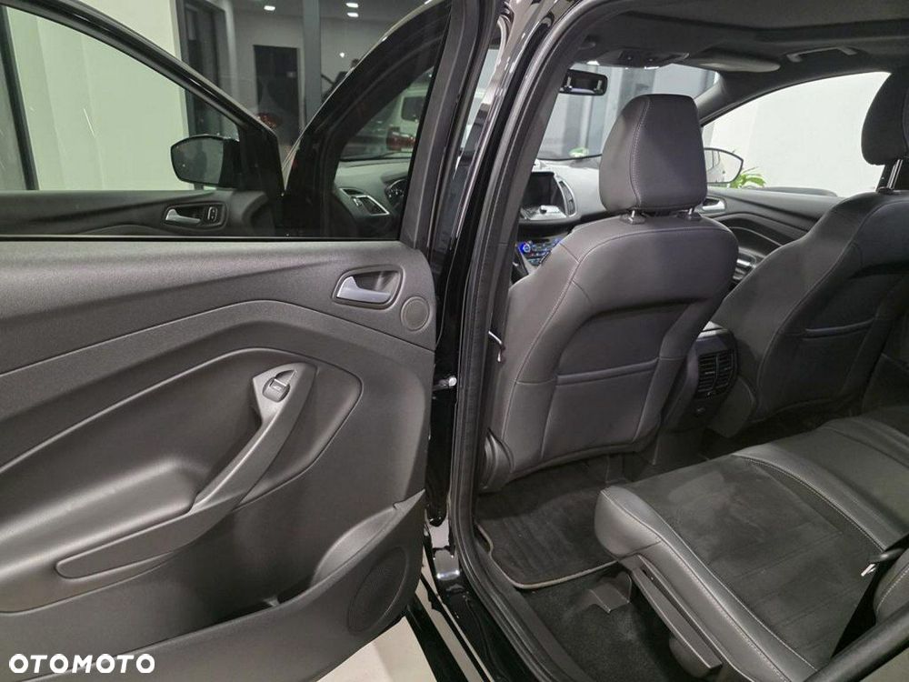 Ford Kuga 2.0 TDCi 4x2 ST-Line - 15