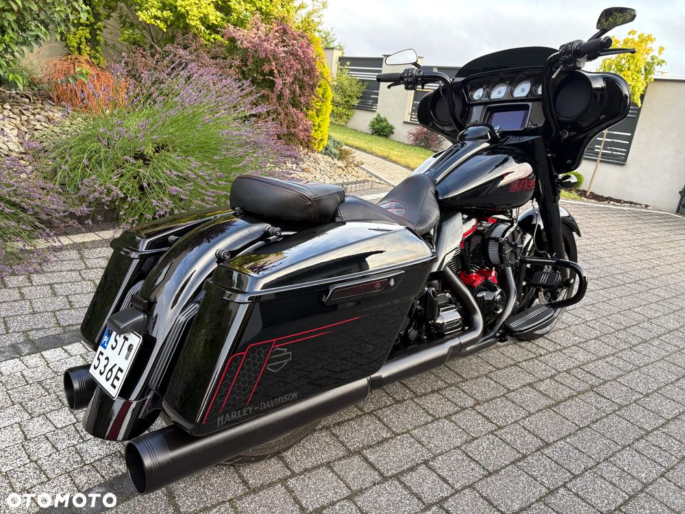 Harley-Davidson Touring Street Glide - 2