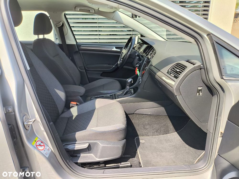 Volkswagen Golf - 18