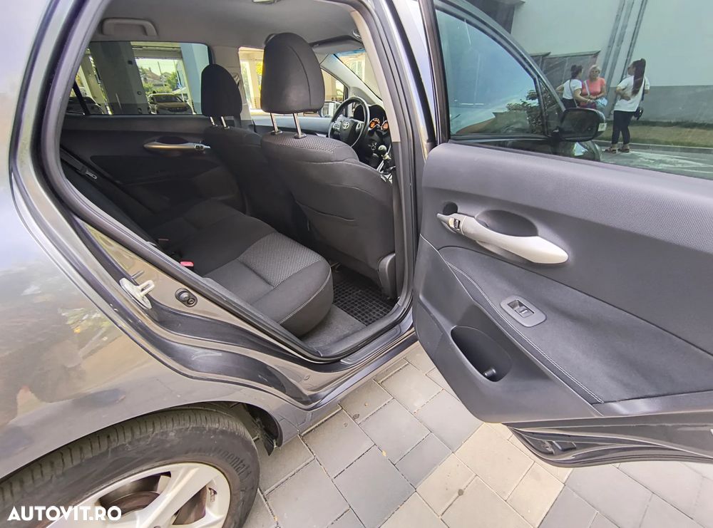 Toyota Auris - 13