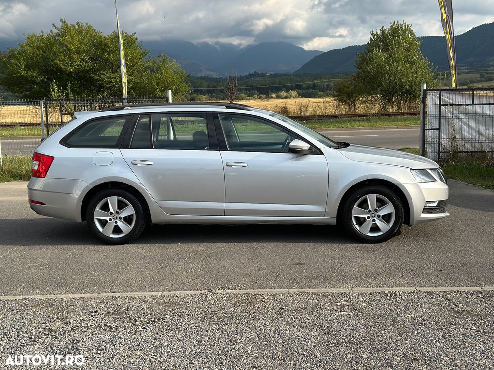 Skoda Octavia Combi Diesel 1.6 TDI Ambition - 9