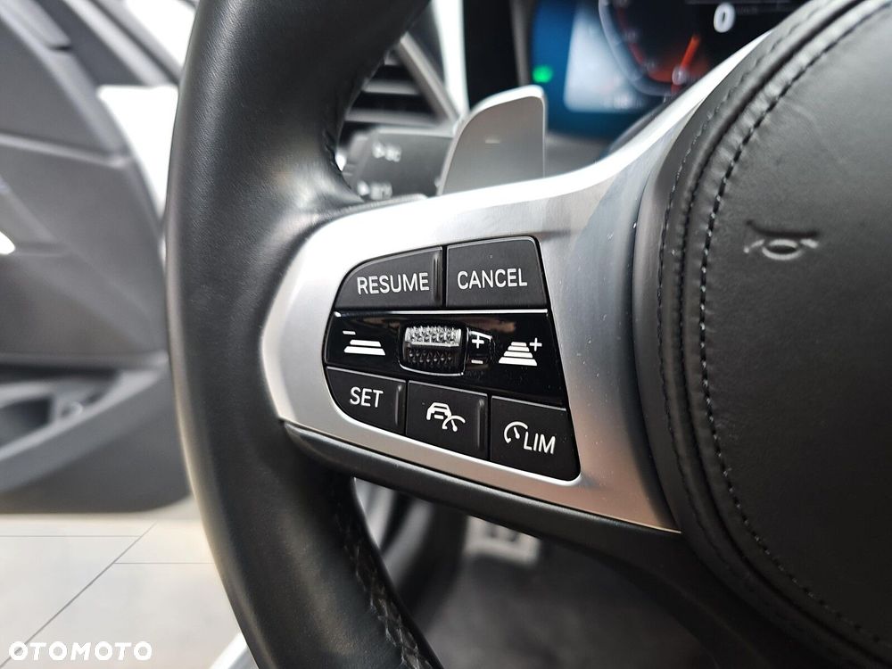 BMW Seria 3 320i xDrive M Sport sport - 17