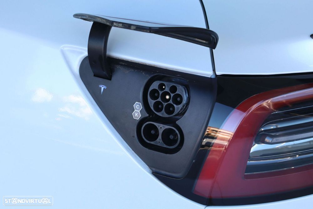 Tesla Model 3 Performance Dual Motor AWD - 12