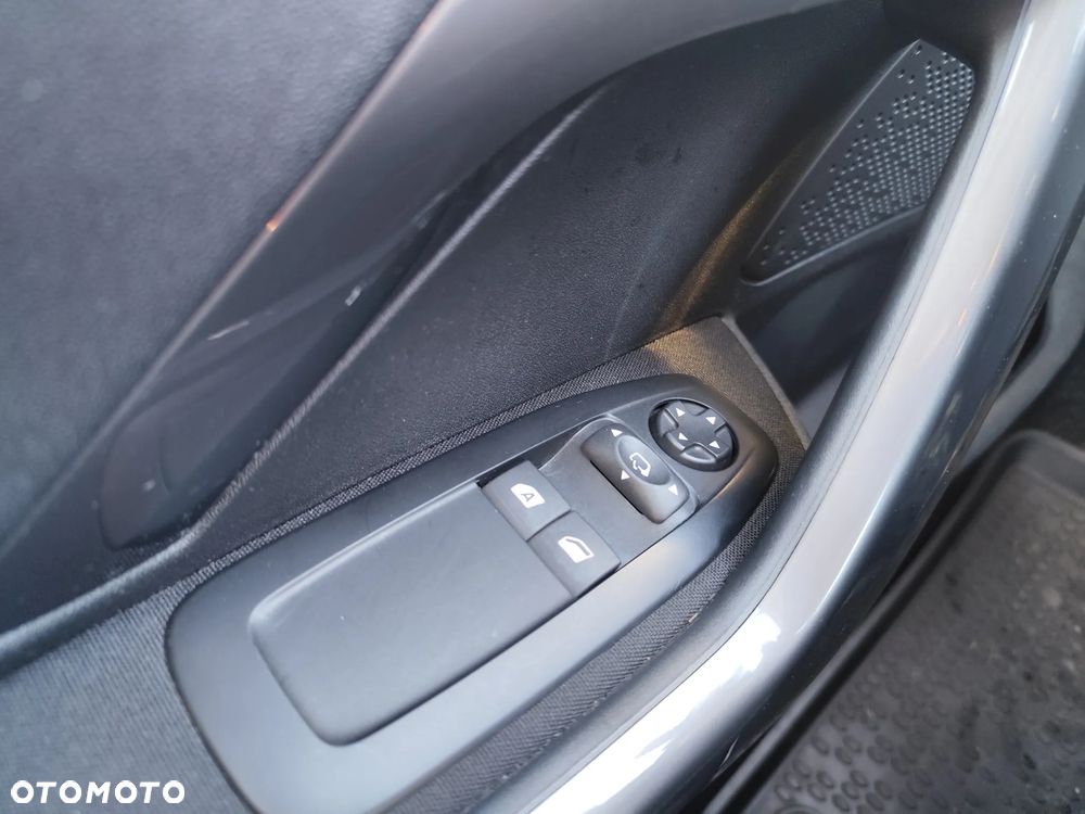 Peugeot 2008 1.2 Pure Tech Active S&S - 14