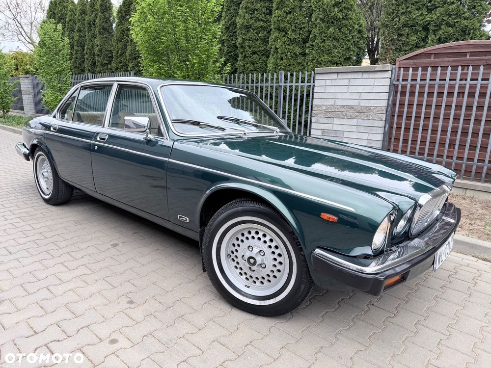 Jaguar XJ - 7