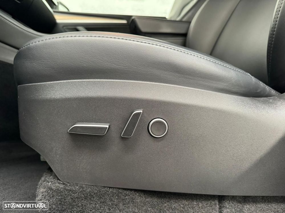 Tesla Model Y Performance Tração Integral - 18