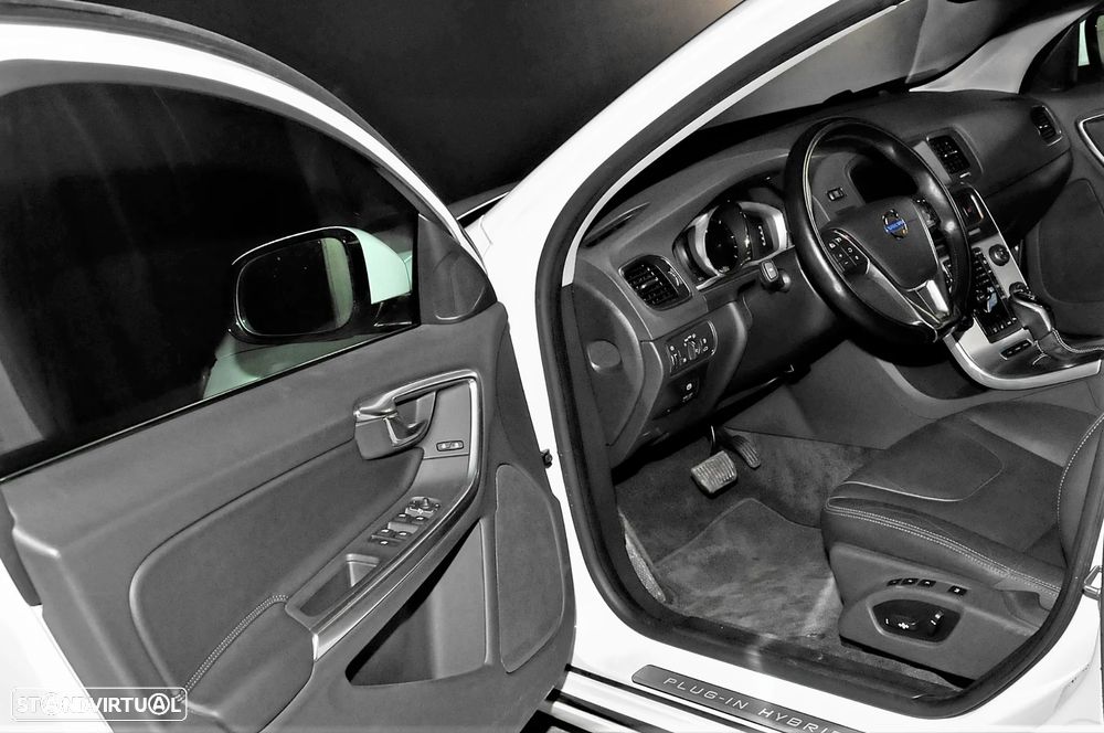 Volvo V60 D6 Plug-In-Hybrid AWD Geartronic Momentum - 14