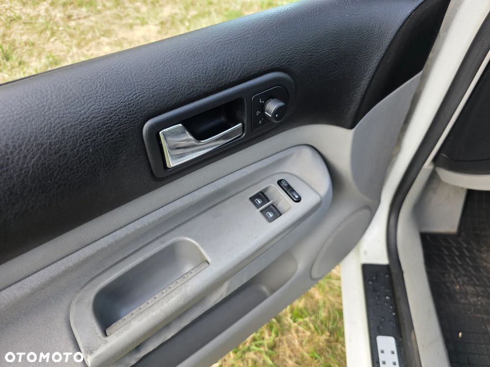 Volkswagen Golf 1.4 Sportline - 25