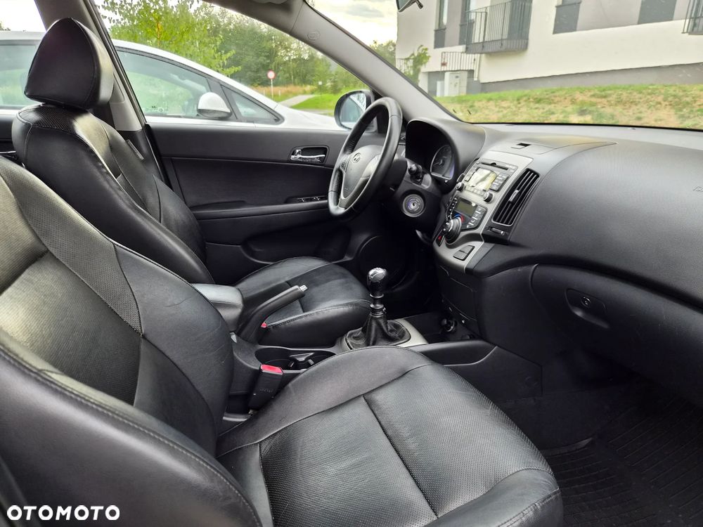 Hyundai i30 2.0 Premium - 29