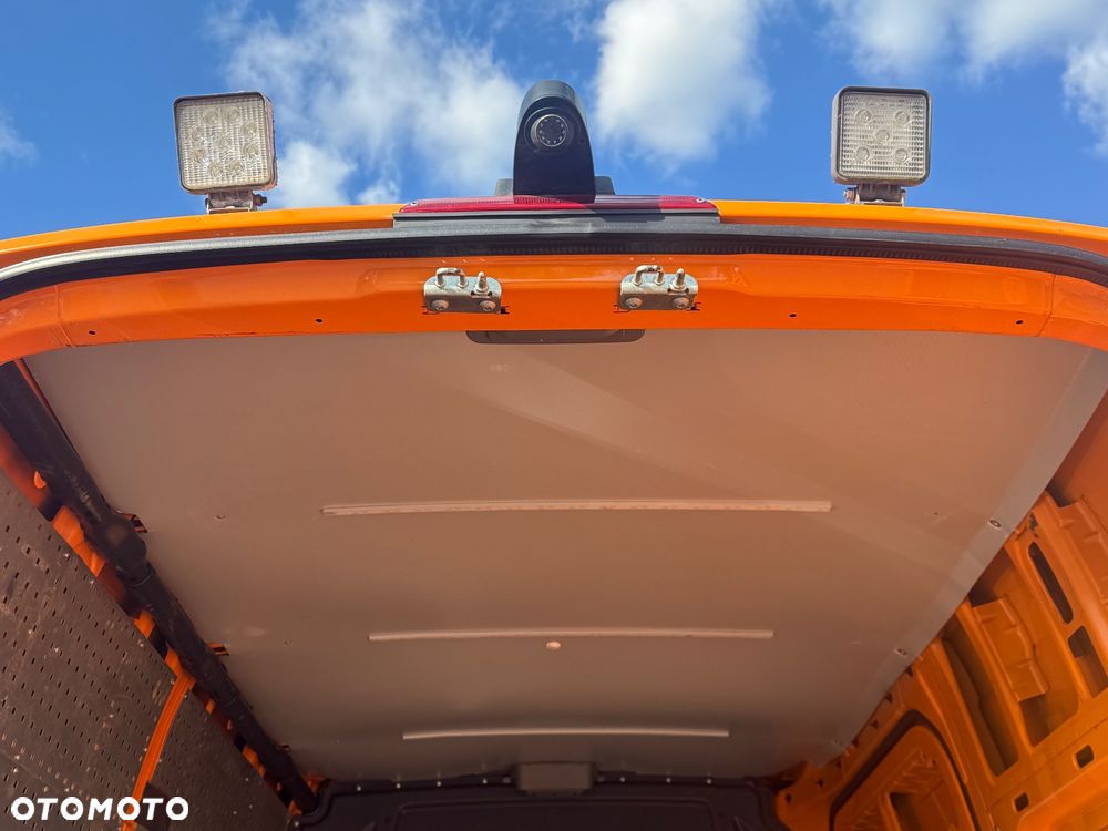 Volkswagen Crafter - 11