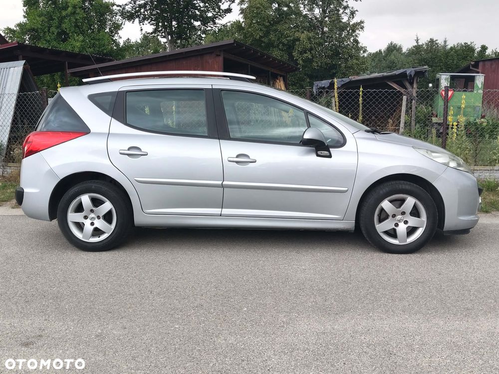 Peugeot 207 - 12