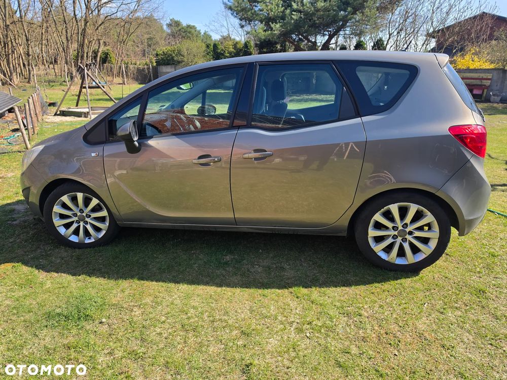 Opel Meriva - 8