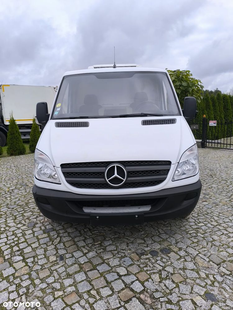 Mercedes-Benz Sprinter - 2