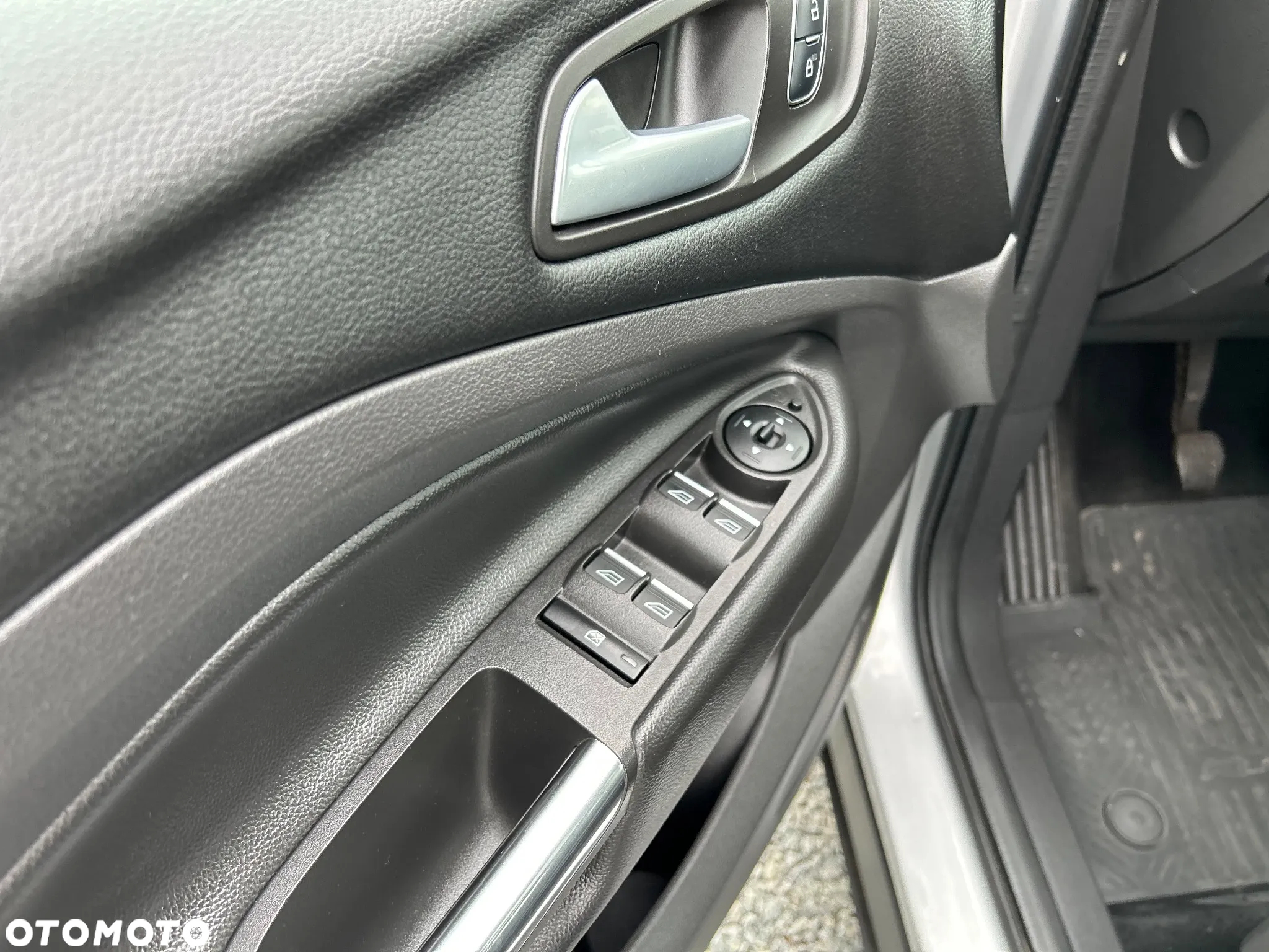 Ford Kuga 1.5 EcoBoost 2x4 Black & Silver - 20
