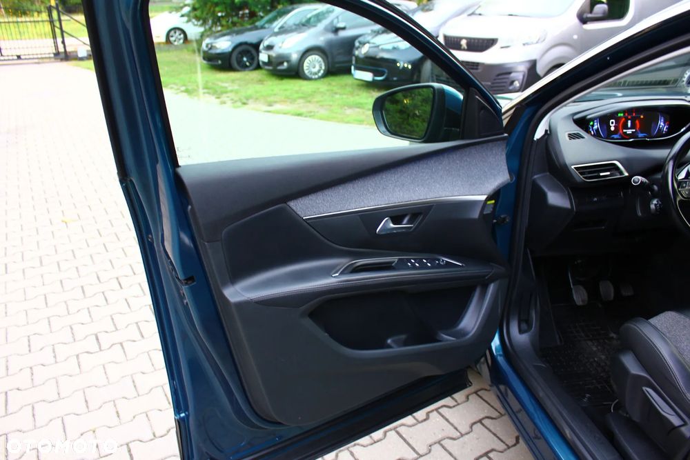 Peugeot 5008 1.5 BlueHDI Allure S&S - 29