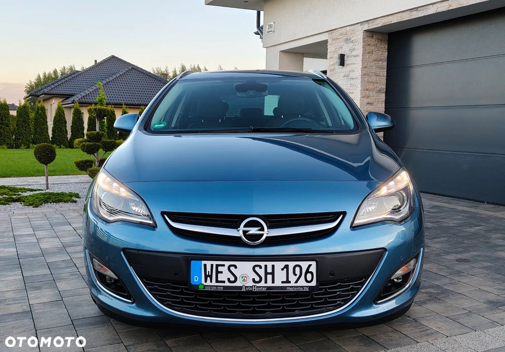 Opel Astra 1.4 Turbo Exklusiv - 2