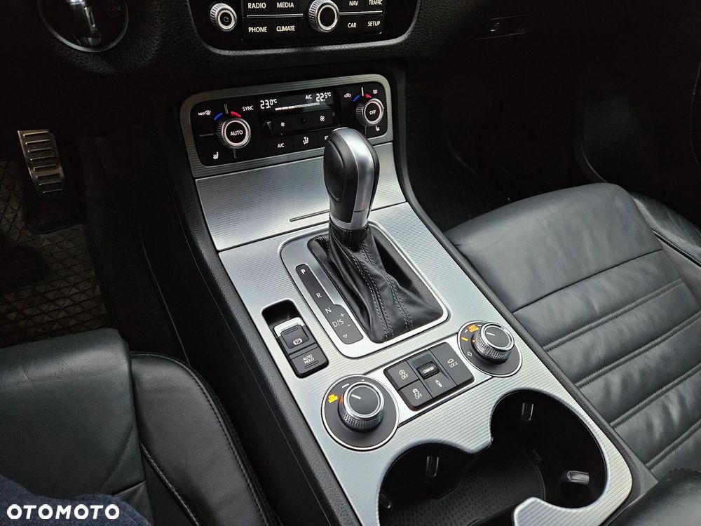 Volkswagen Touareg 3.0 V6 TDI BMT Perfectline R-Style - 17
