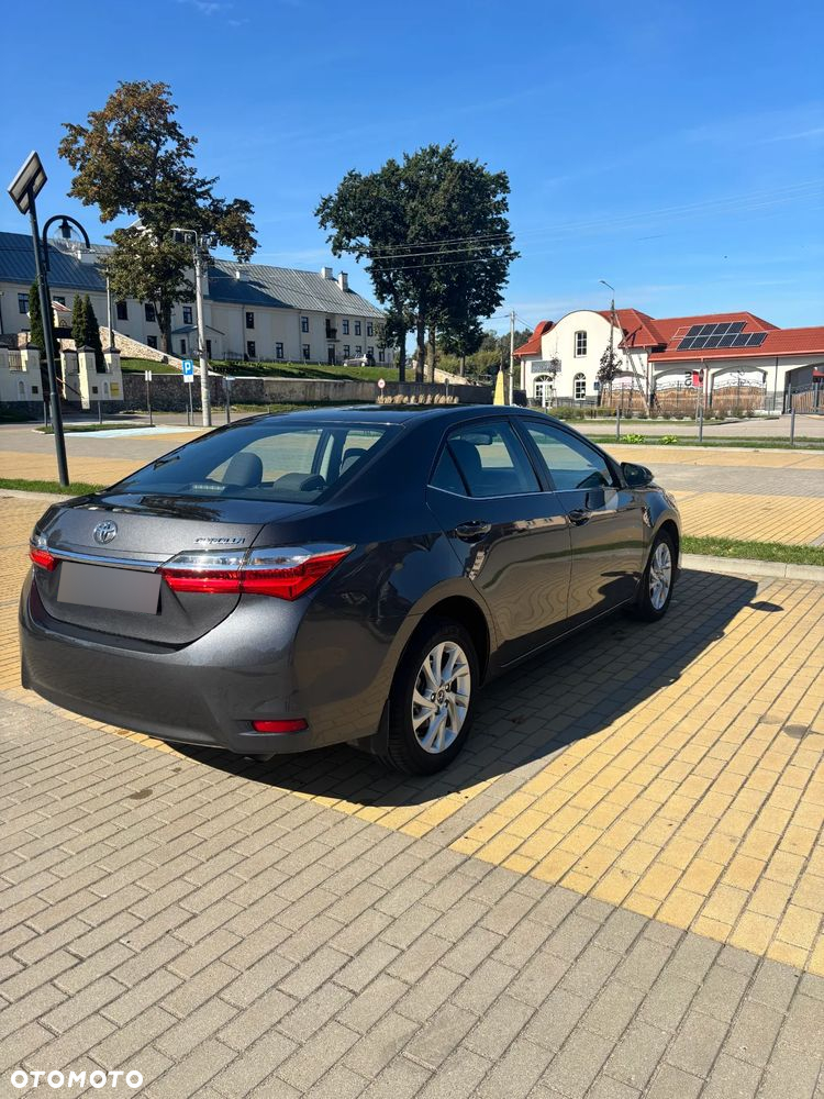 Toyota Corolla 1.6 Classic Plus - 3