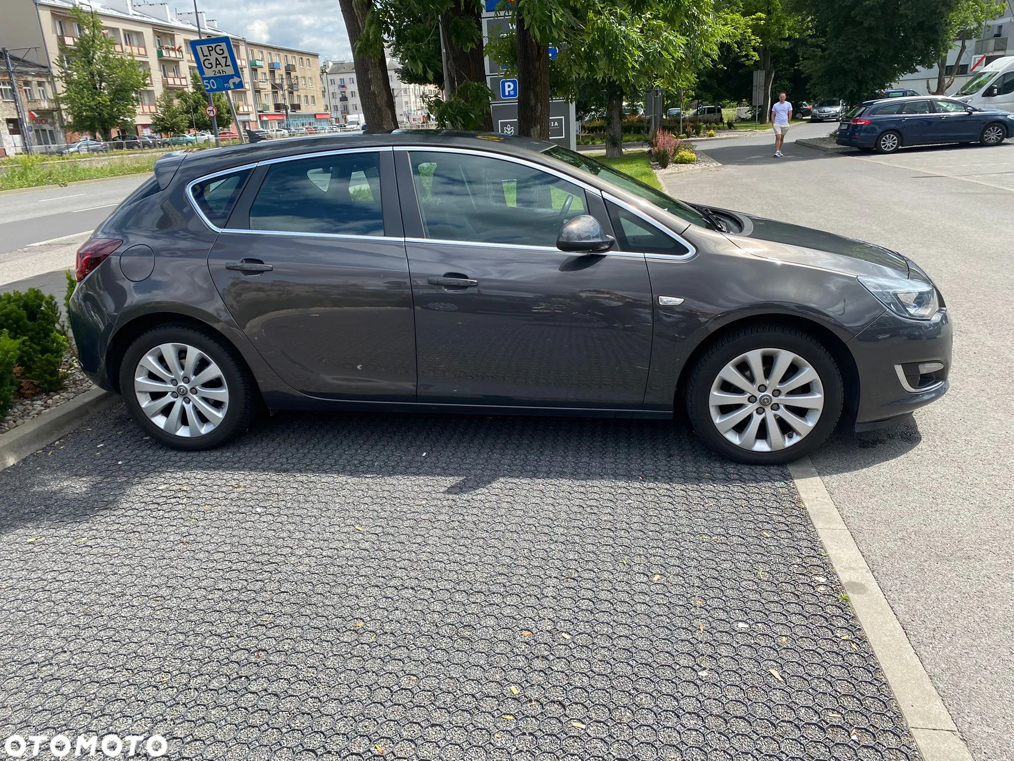 Opel Astra IV 1.4 T Active - 2