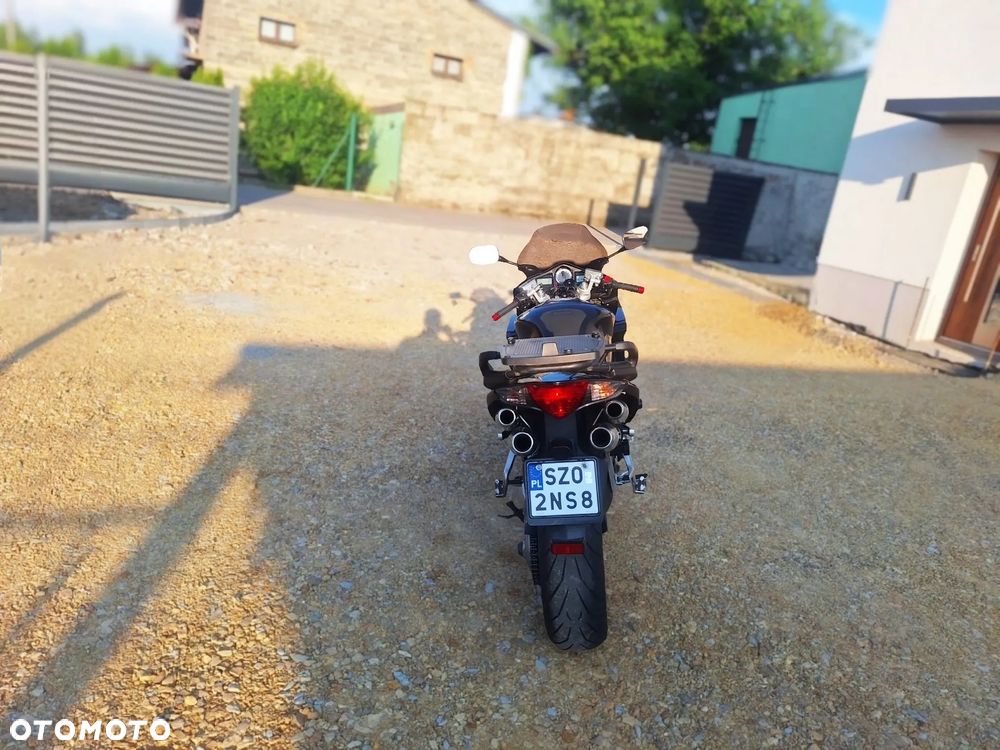 Honda VFR - 4