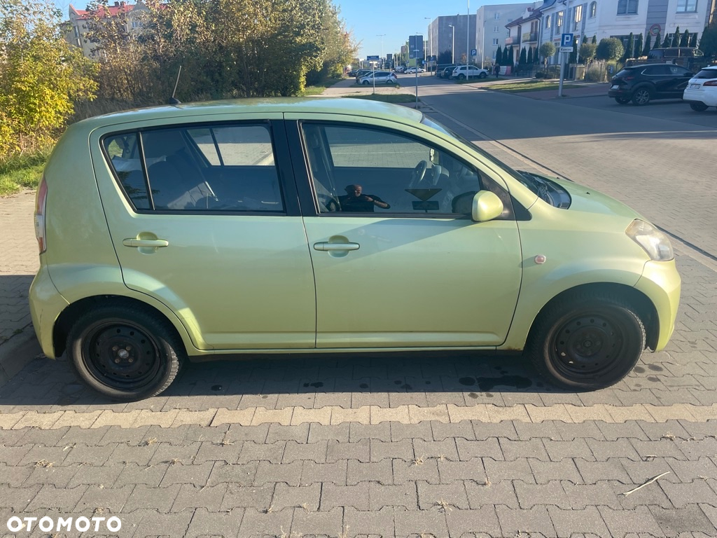 Daihatsu Sirion 1.3 - 4