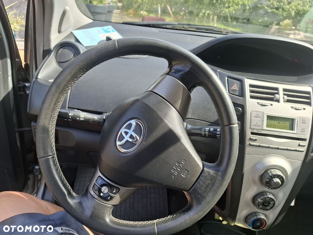 Toyota Yaris 1.4 D-4D - 12