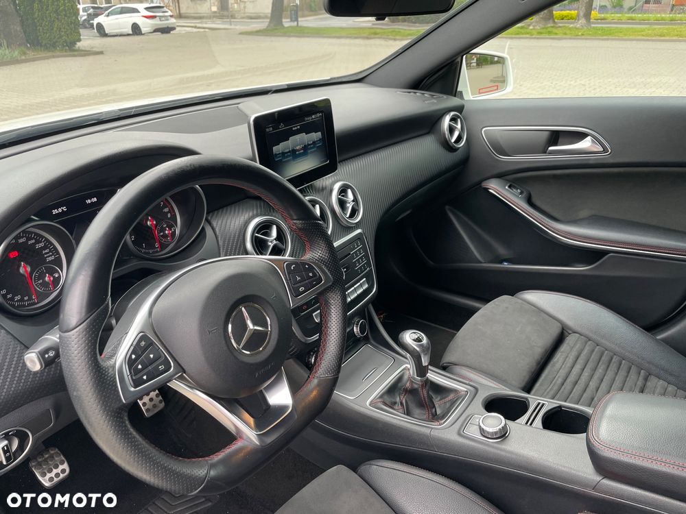 Mercedes-Benz Klasa A 180 AMG Line - 17