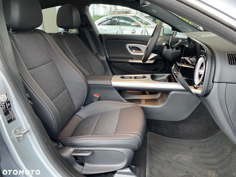 Mercedes-Benz CLA - 23
