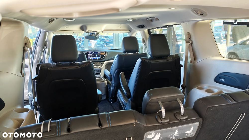 Chrysler Pacifica - 18
