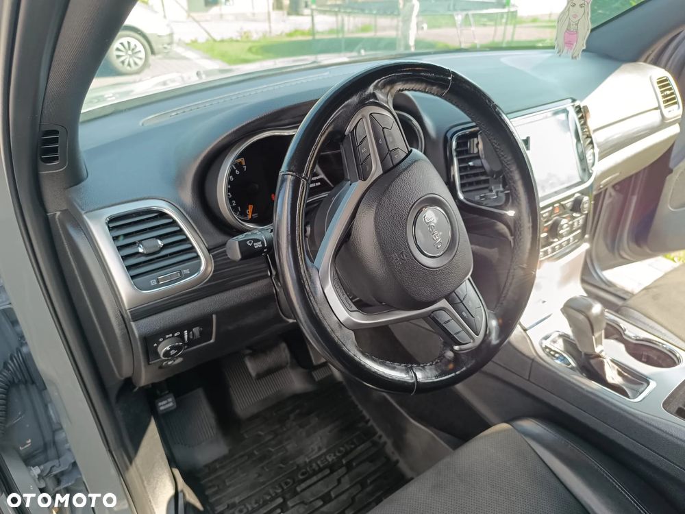 Jeep Grand Cherokee - 25