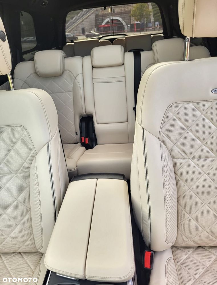 Mercedes-Benz GLS - 16