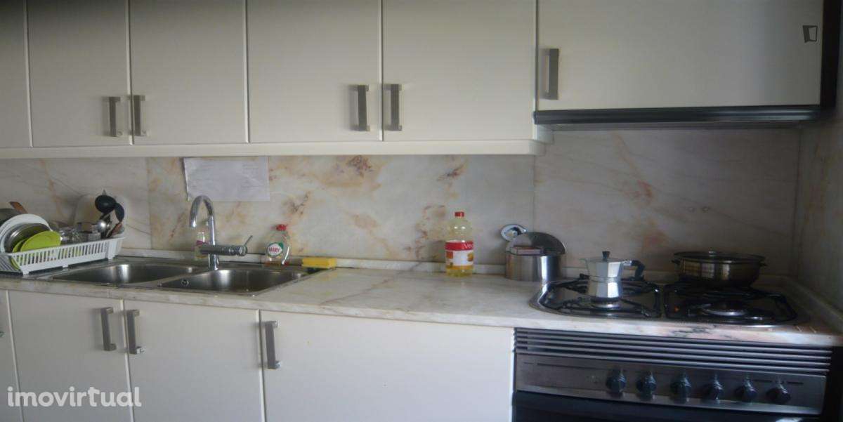 Quarto - localizado em Cidral Coimbra - Grande imagem: 4/12