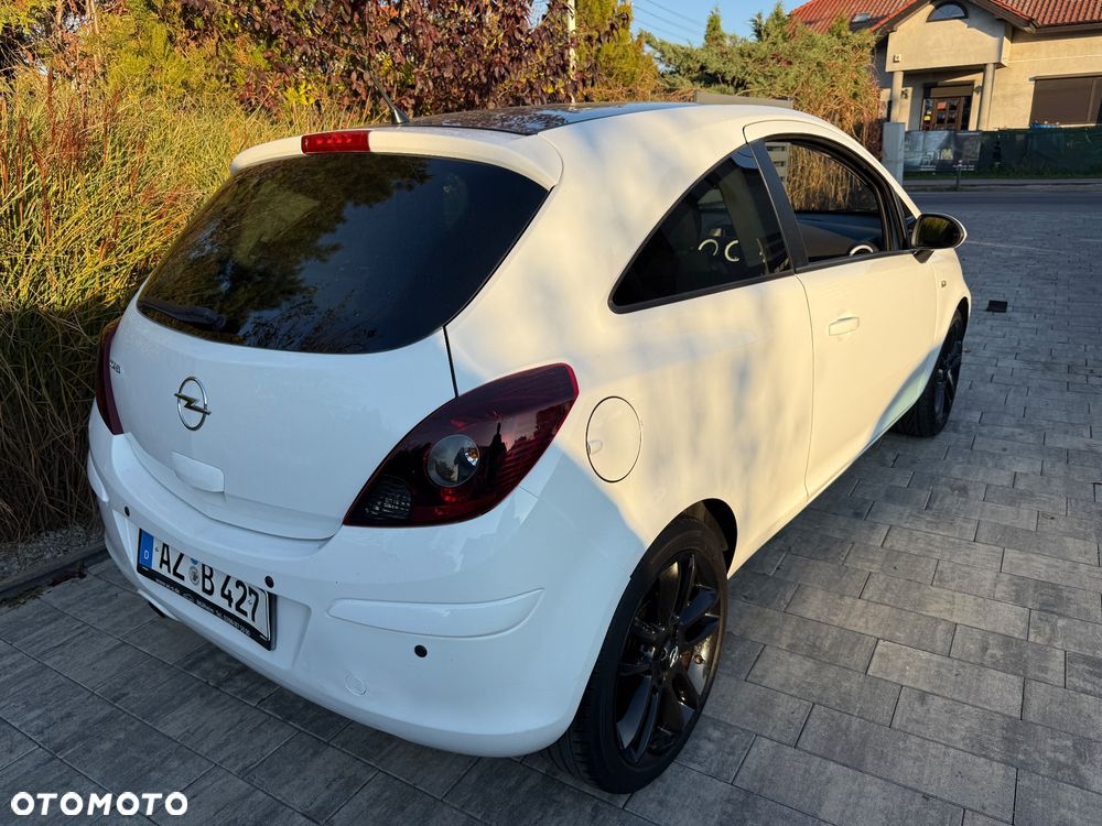 Opel Corsa 1.2 16V Cosmo - 24
