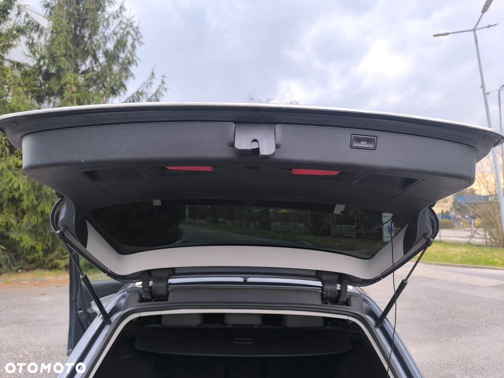 Volkswagen Passat Variant 3.2 V6 FSI 4Motion DSG Highline - 25