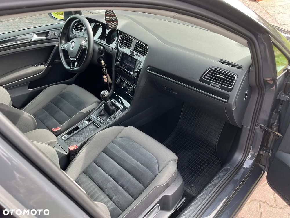 Volkswagen Golf 2.0 TDI SCR Highline - 24