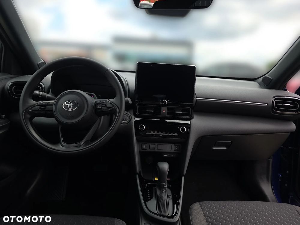 Toyota Yaris Cross - 12