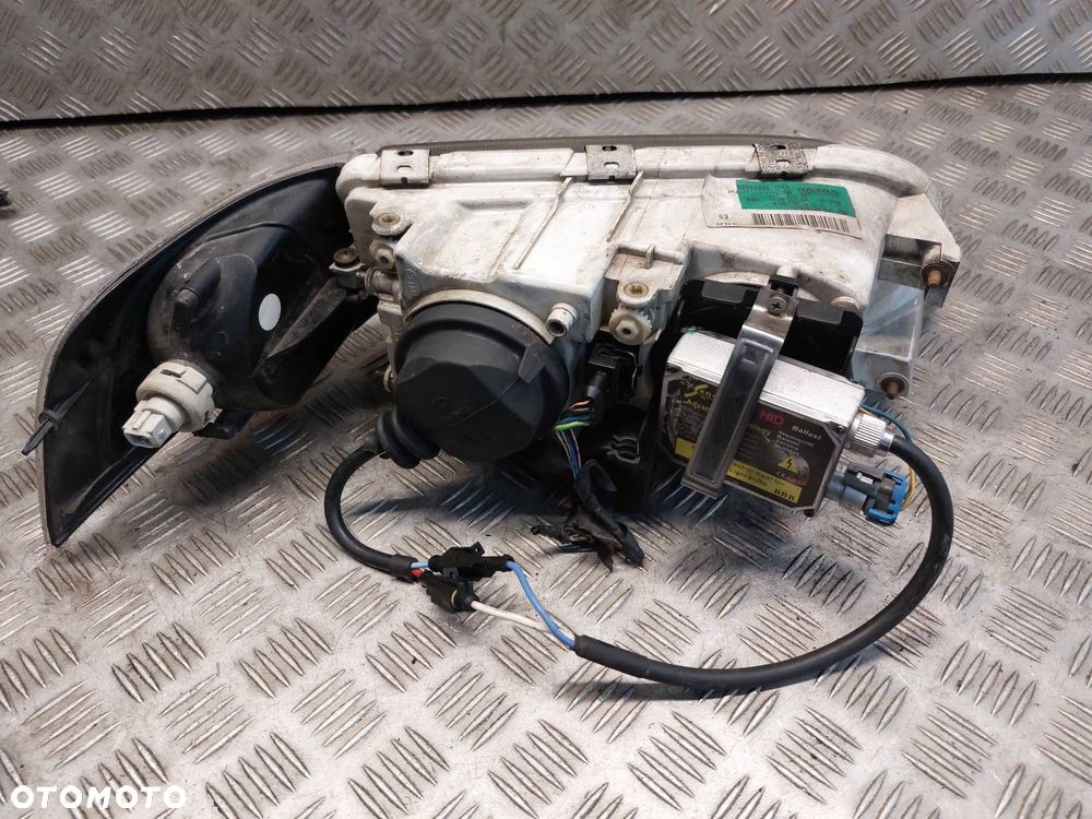 LAMPA LEWY PRAWY XENON V40 I LIFT30899885 30899884 - 11