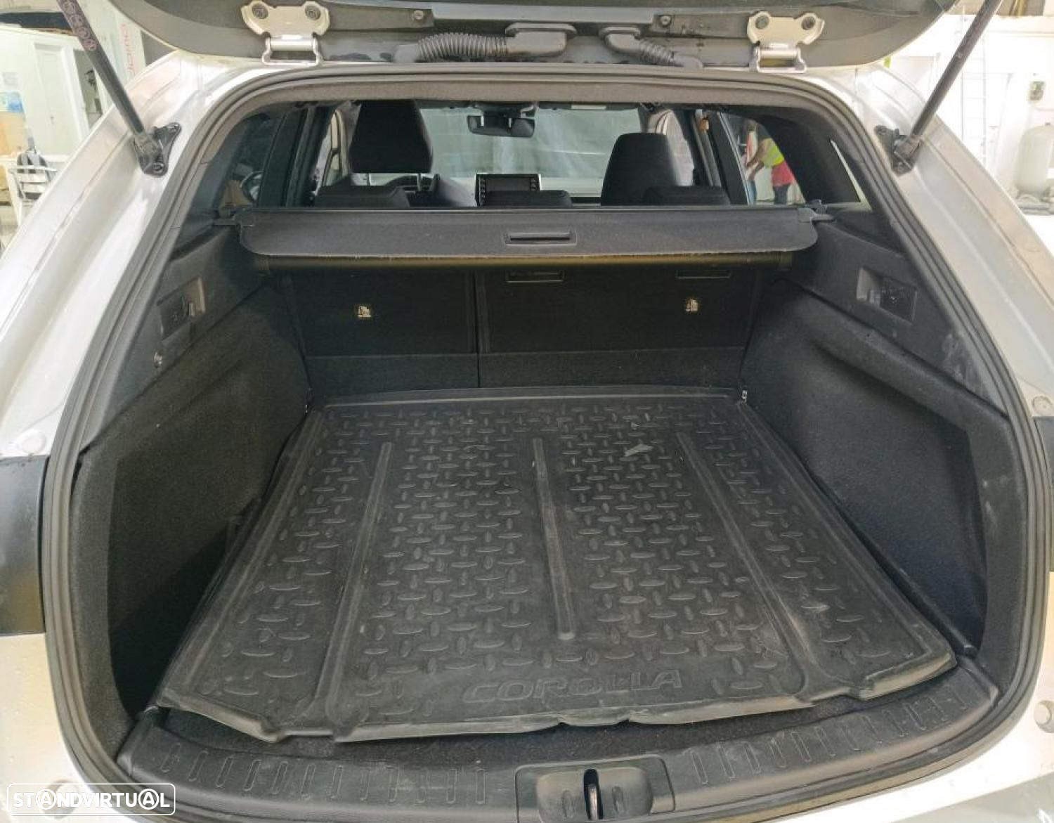 Toyota Corolla Touring Sports 1.8 Hybrid Comfort+P.Sport - 10